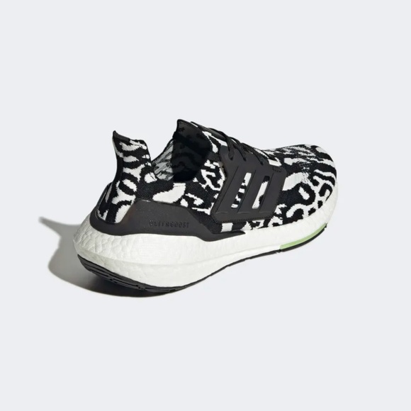 [NEW] Men's Adidas Ultraboost 22 Shoes GX6300 - Picture 5 of 8